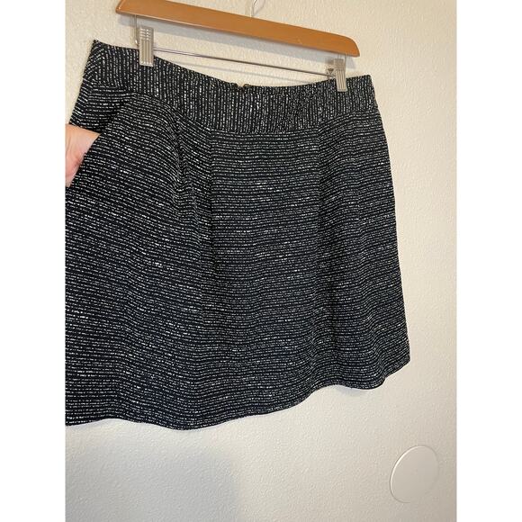 Halogen from Nordstrom Tweed Deep Gray Mini Skirt Size 12 Classic Academia - Picture 2 of 10